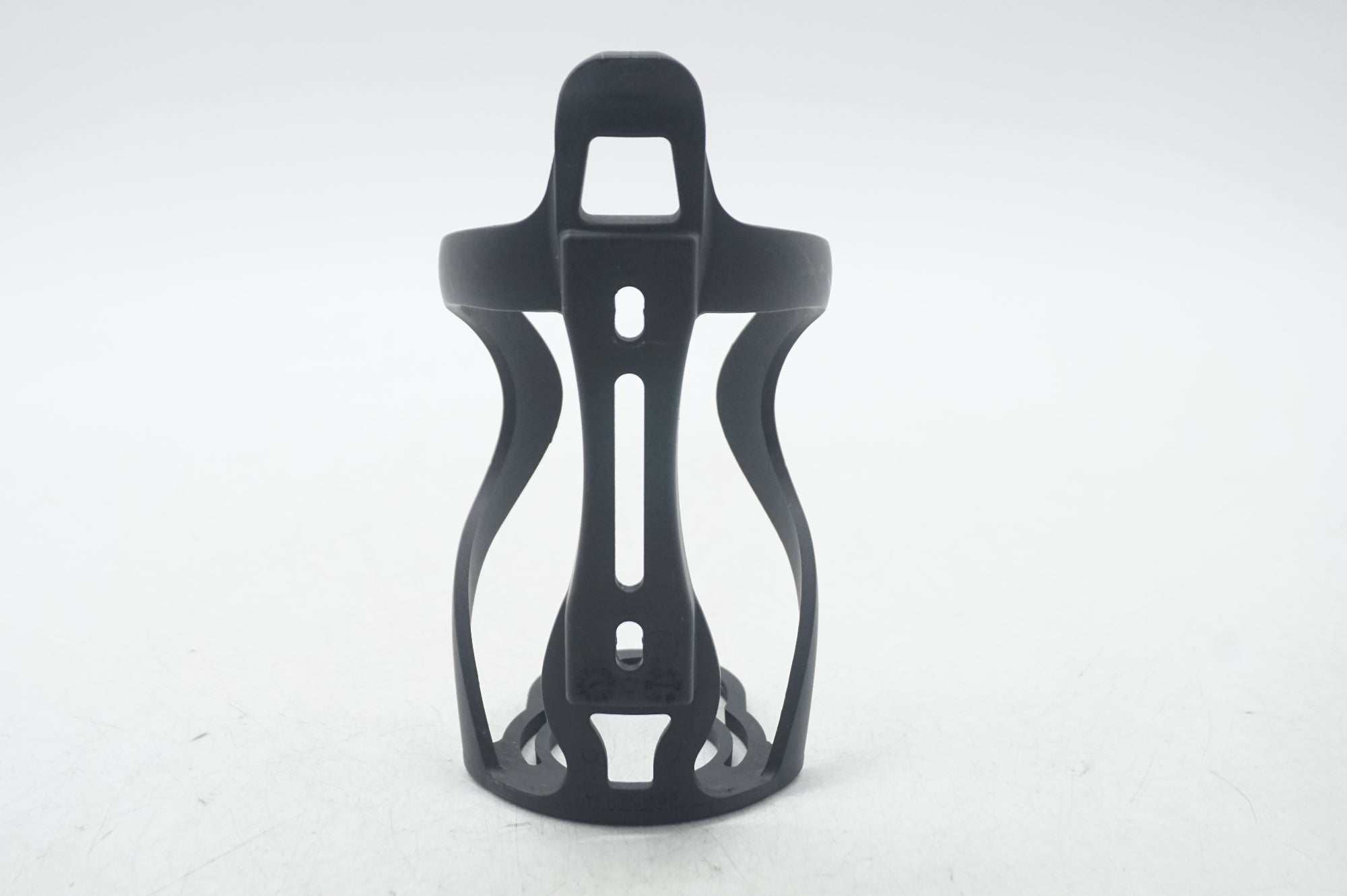 GUEE 「グイー」 ボトルケージ / 大阪門真店