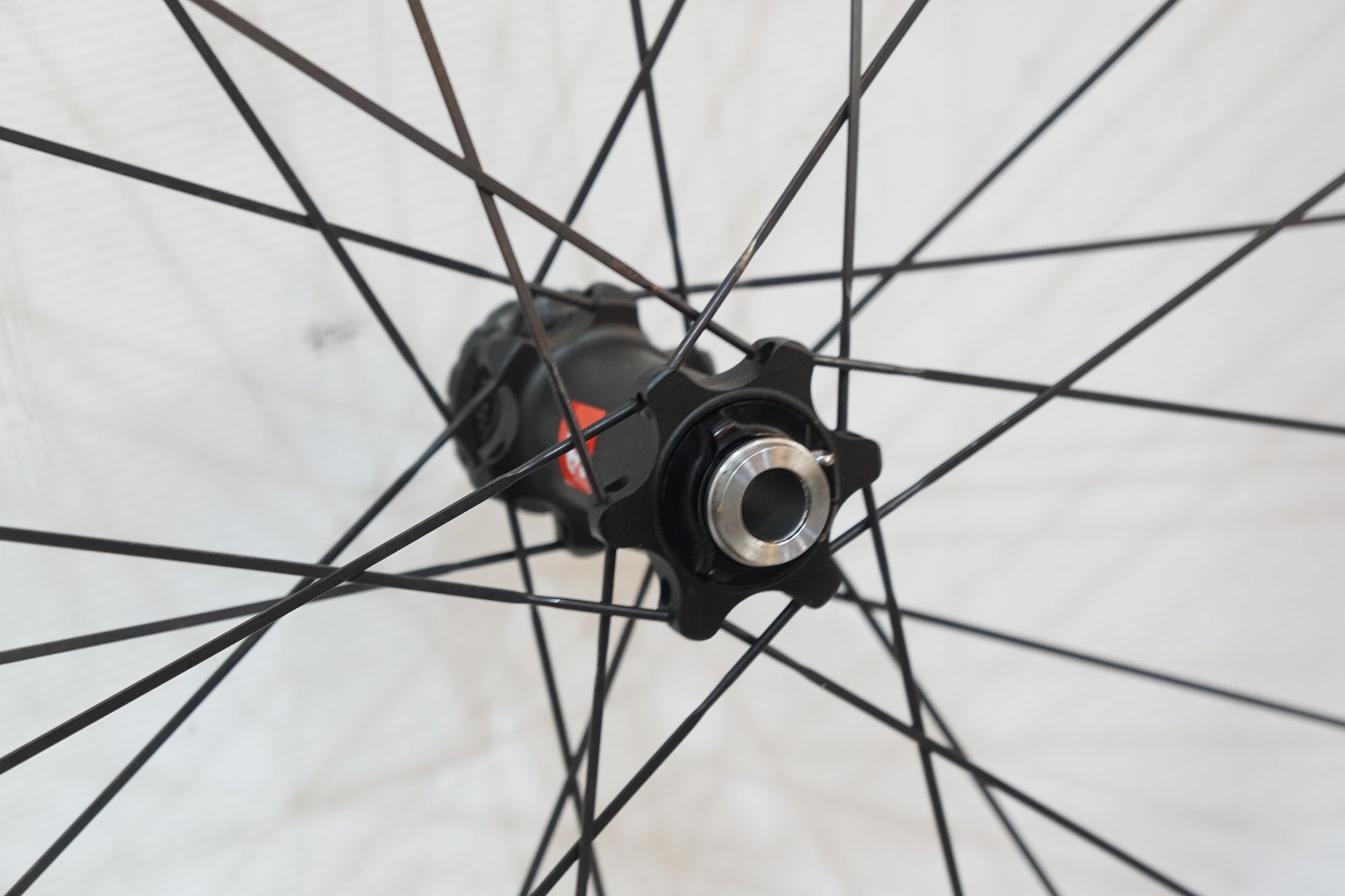 3T 「スリーティー」 DISCUS C35 TEAM STEALTH シマノ11速 ホイールセット / バイチャリ浦和ベース