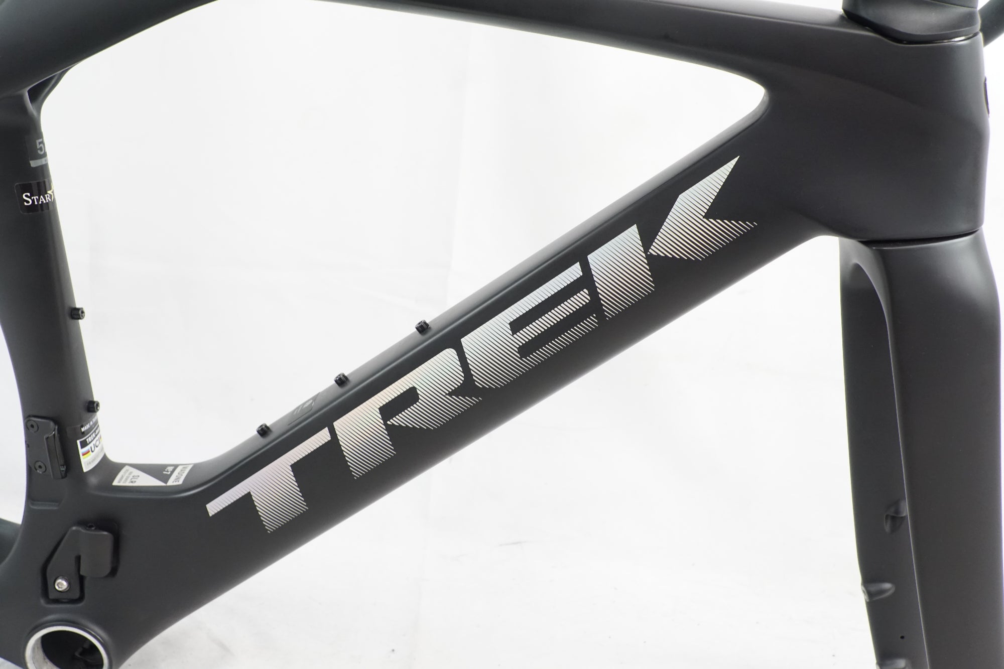 TREK 「トレック」  MADONE SLR GEN7 2024年モデル フレーム / バイチャリ浦和ベース