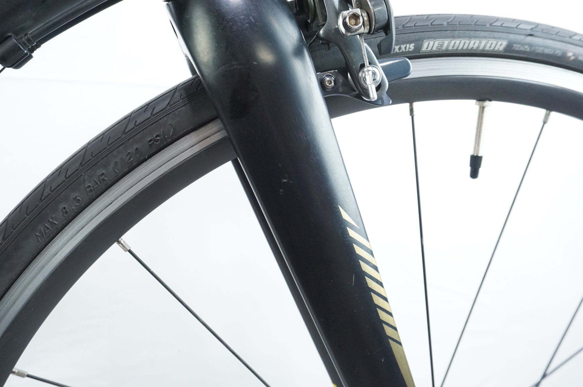 NESTO 「ネスト」 FALAD PRO 2022年モデル ロードバイク / 中目黒店