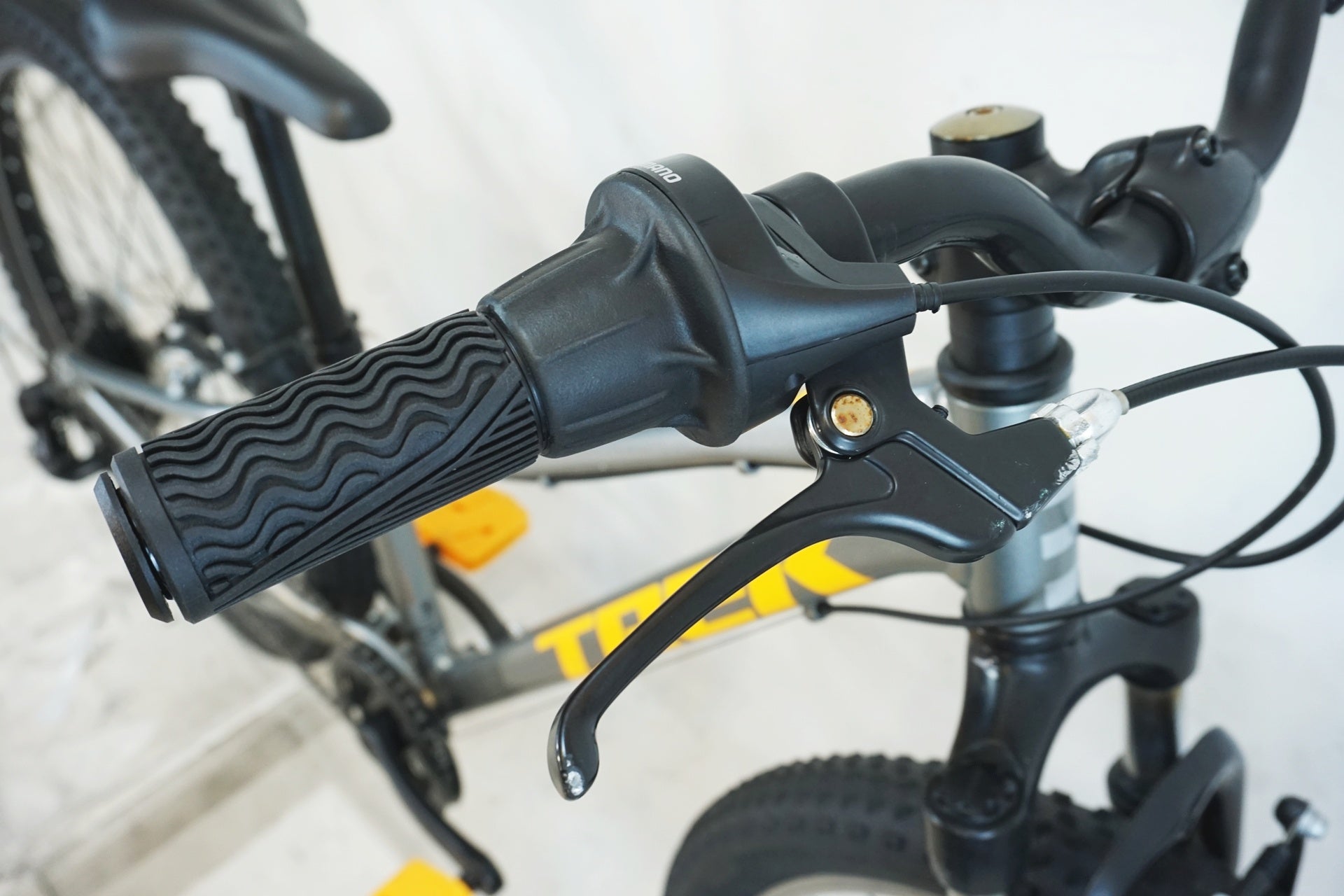 TREK 「トレック」 PRECALIBER 24 2024年モデル キッズバイク / 有明