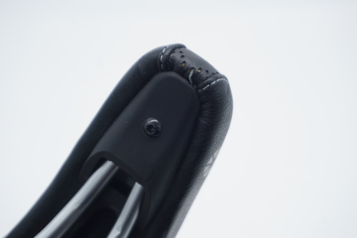 DAHON 「ダホン」 純正サドル / 滋賀大津店