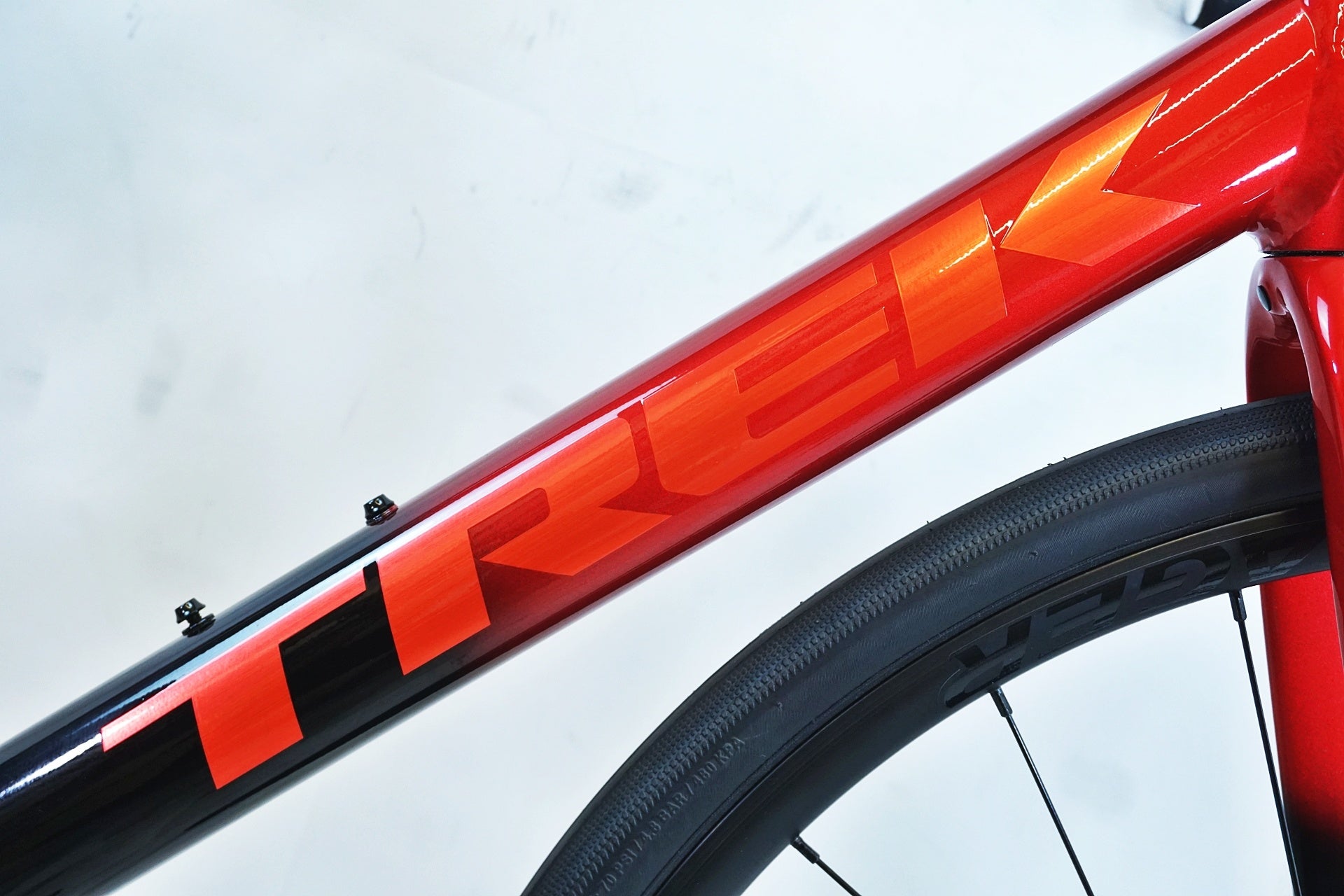 TREK 「トレック」 DOMANE AL2 DISC GEN4 2024年モデル ロードバイク