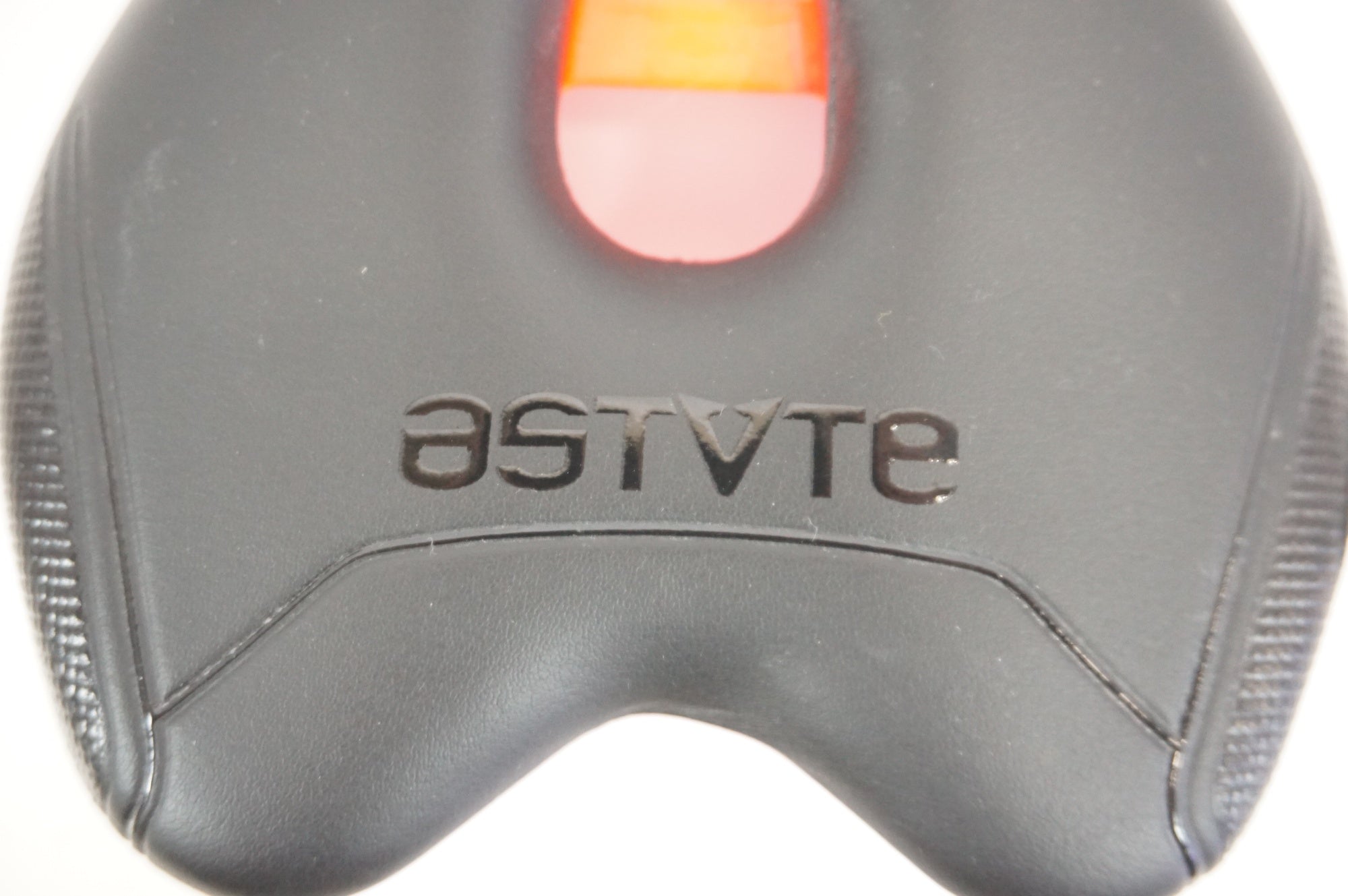 ASTVTE 「アスチュート」 SKYLINE VT サドル / 宇都宮店