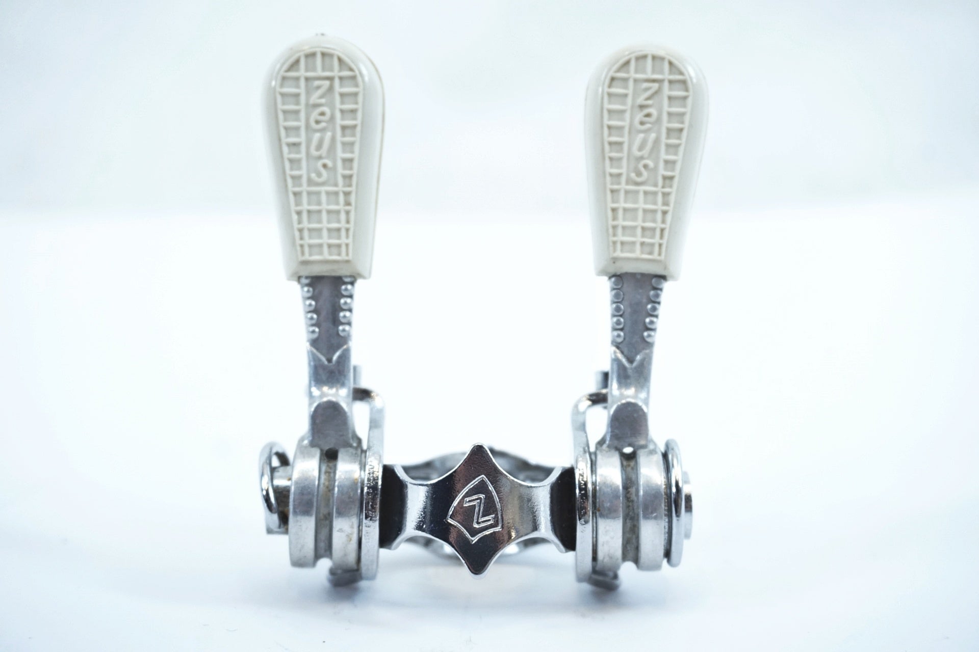 ZEUS 「ゼウス」 ダブルレバー / 有明ガーデン店