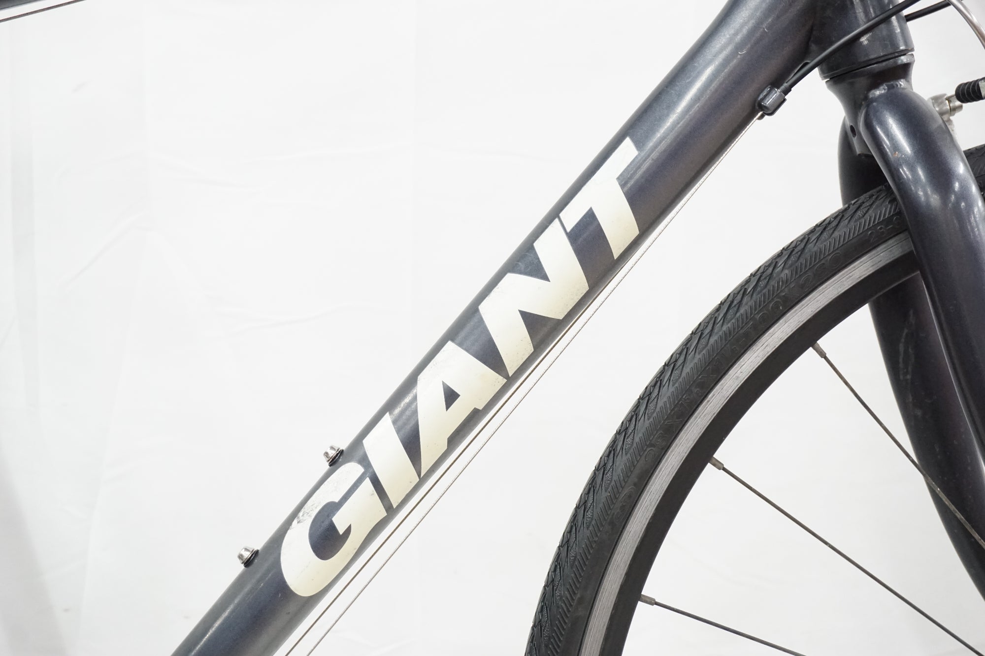 GIANT 「ジャイアント」 ESCAPE R3 2018年モデル クロスバイク