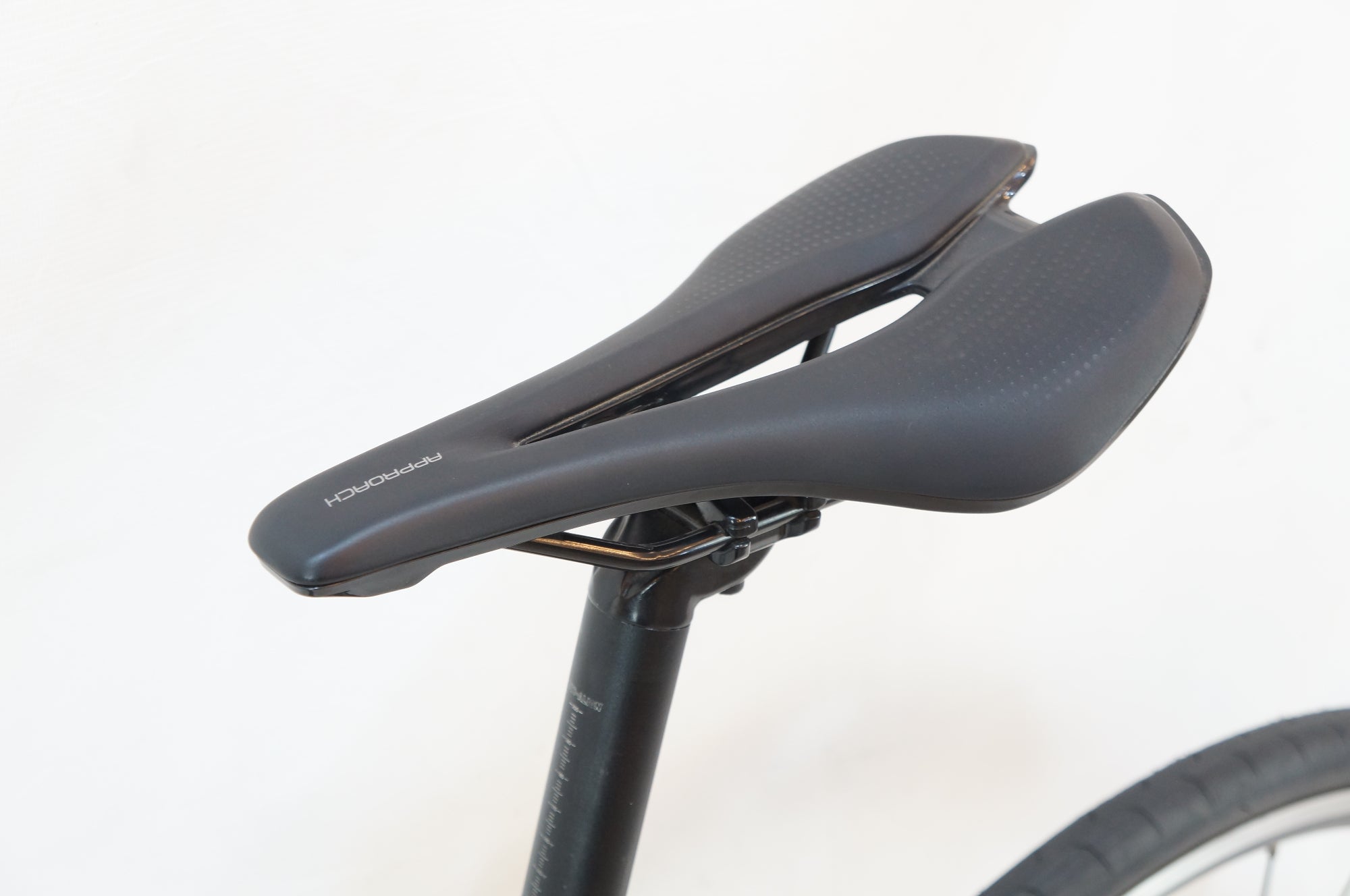 GIANT 「ジャイアント」 CONTEND 1 2023年モデル ロードバイク / バイチャリ浦和ベース