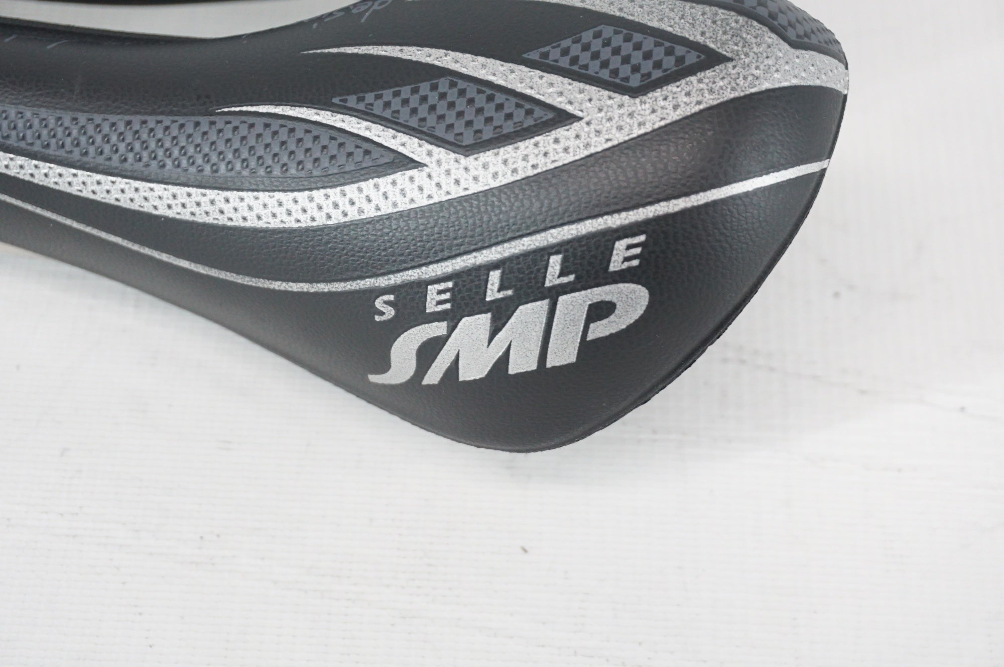 SELLE SMP 「セッレエスエムピー」 HYBRID サドル / 阪急塚口店