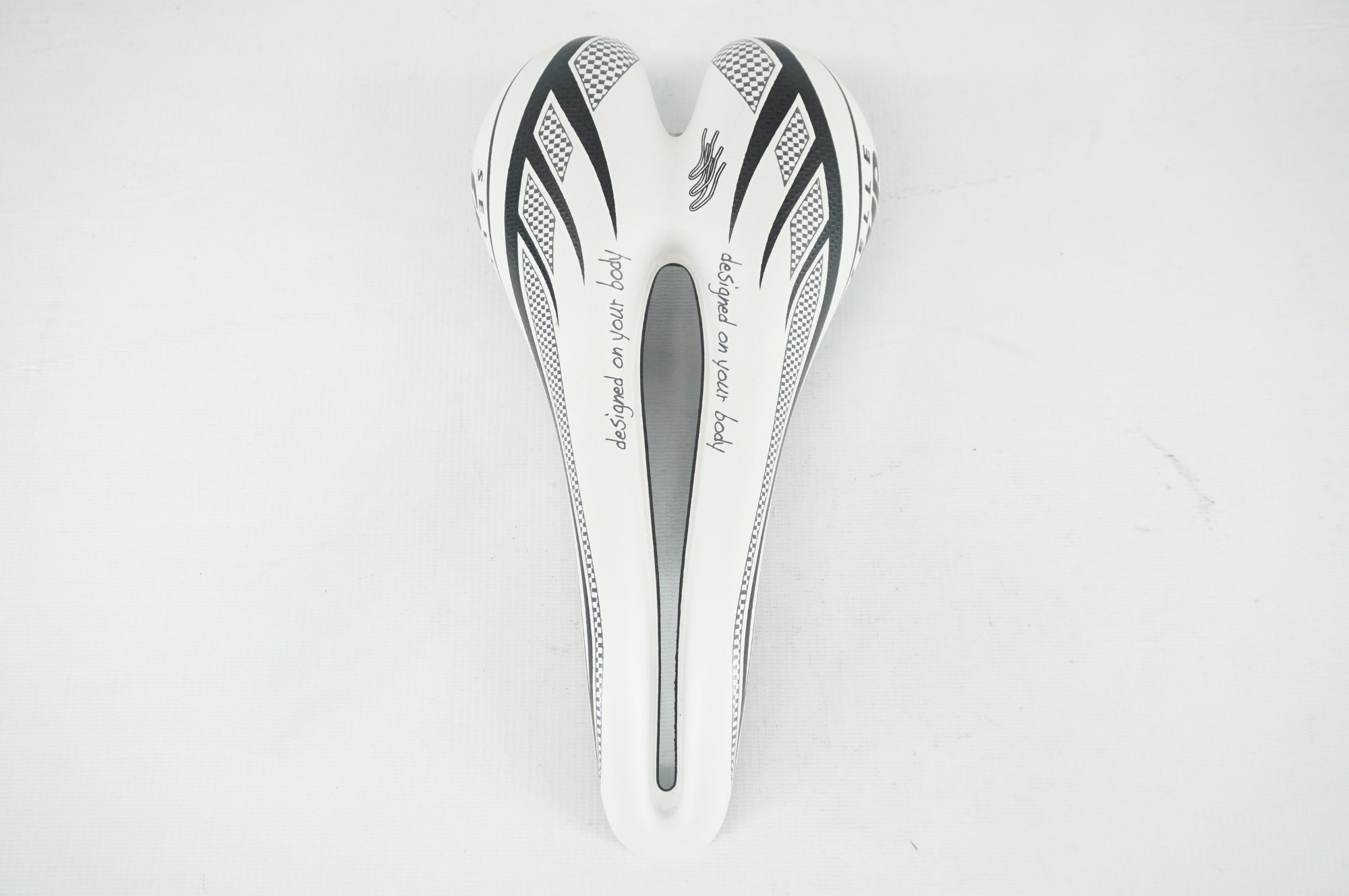 SELLE SMP 「セラエスエムピー」 HYBRID サドル / 阪急塚口店