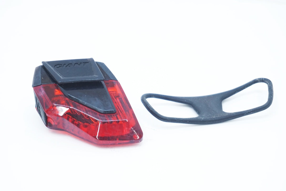 GIANT 「ジャイアント」 リアライト / 大阪美原北インター店