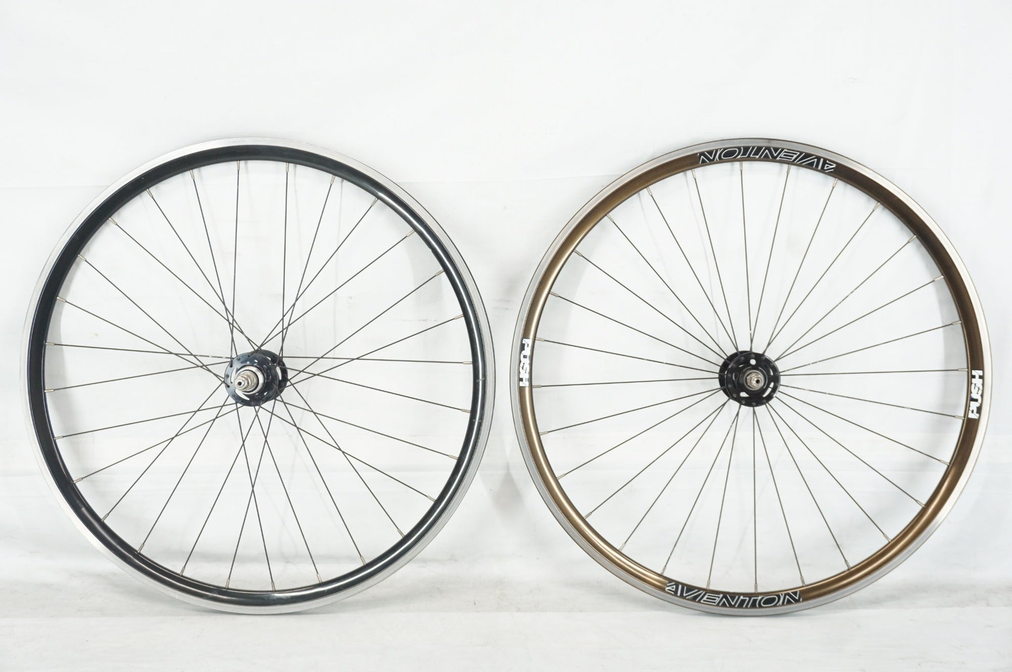 AVENTON 「アヴェントン」 シングル 純正ホイールセット / 阪急塚口店