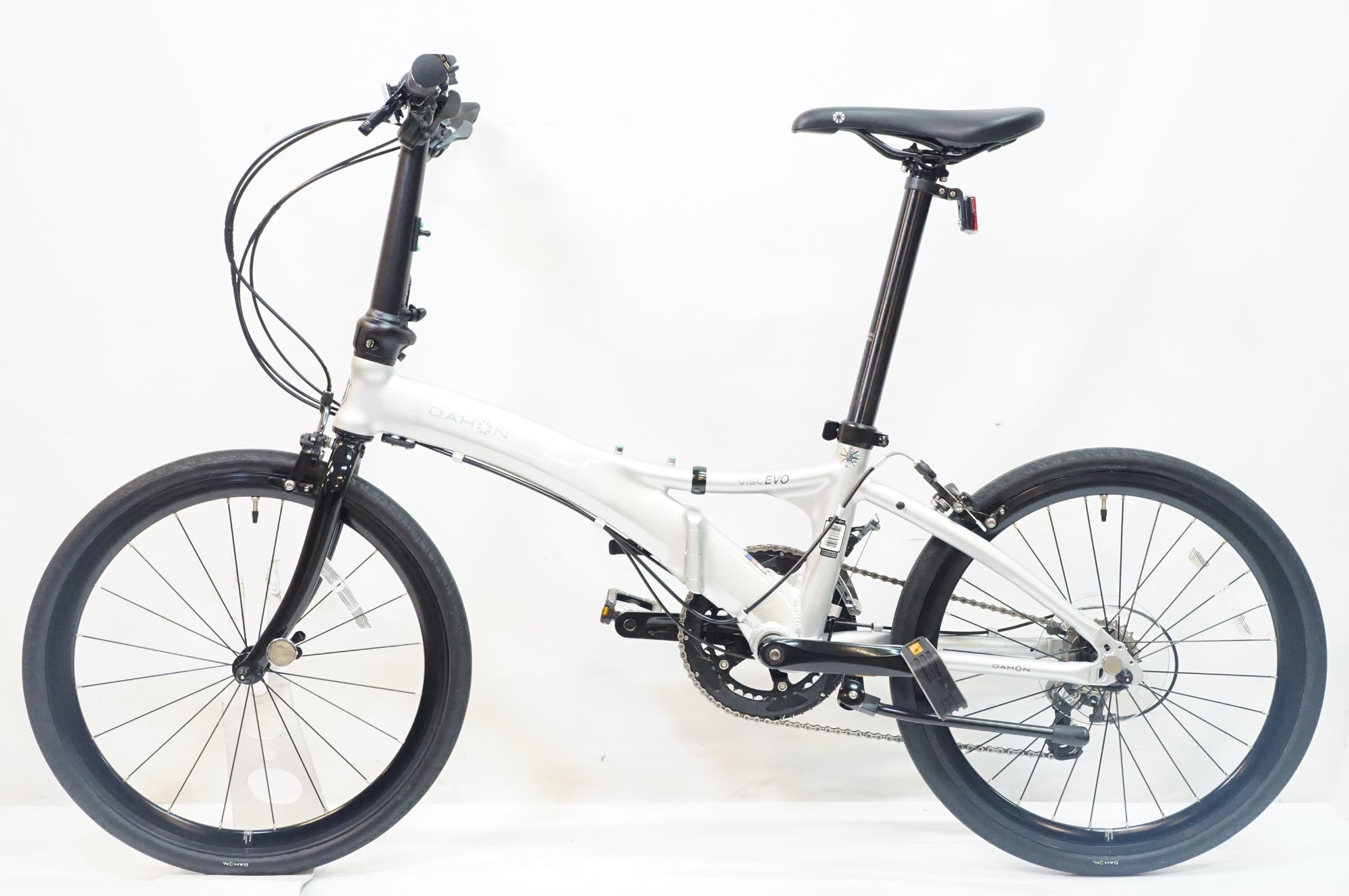 【とと】Dahon visc evo 2019年モデル（ブライトシルバー） DAHON 「ダホン」 VISC EVO 2019年モデル 折り畳み自転車 / 熊谷本店