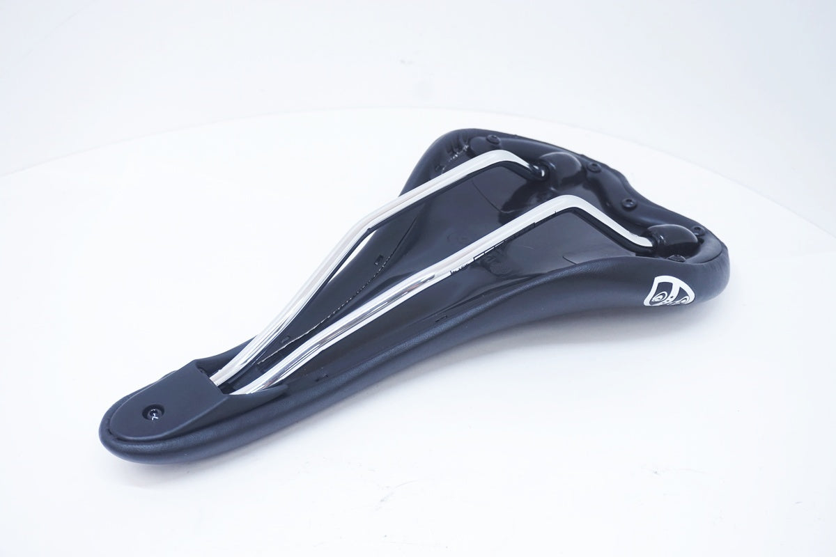 VELO 「ベロ」 サドル / 大阪美原北インター店