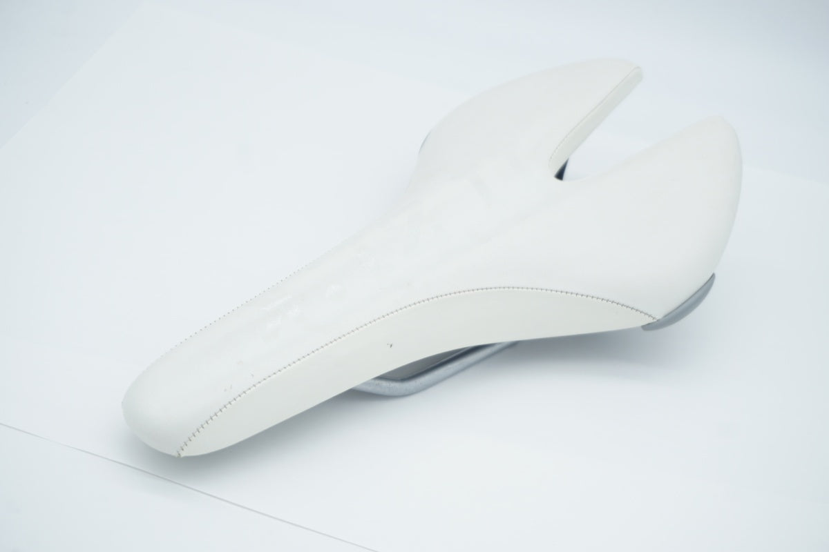 FIZIK 「フィジーク」 ARDEA VS サドル / 滋賀大津店