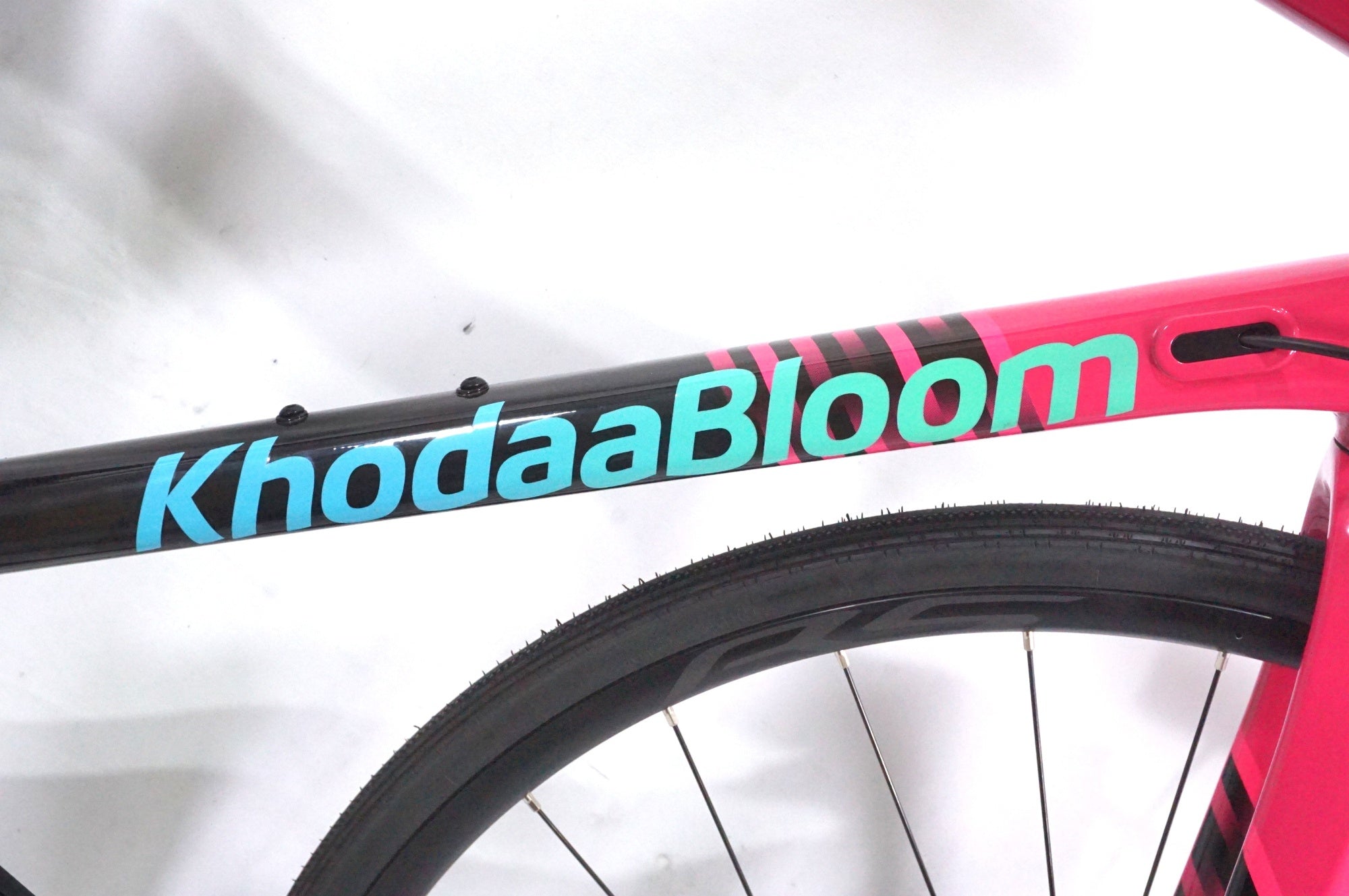 KHODAABLOOM 「コーダブルーム」 STRAUSS RACE2 2024年モデル ロードバイク / AKIBA店