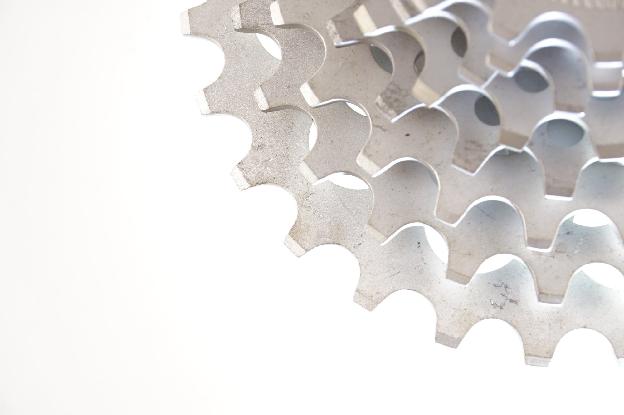 DT HÜGI 「ディーティーヒューギ」 ALU SPROCKET 8S 12-28T スプロケット / 中目黒店