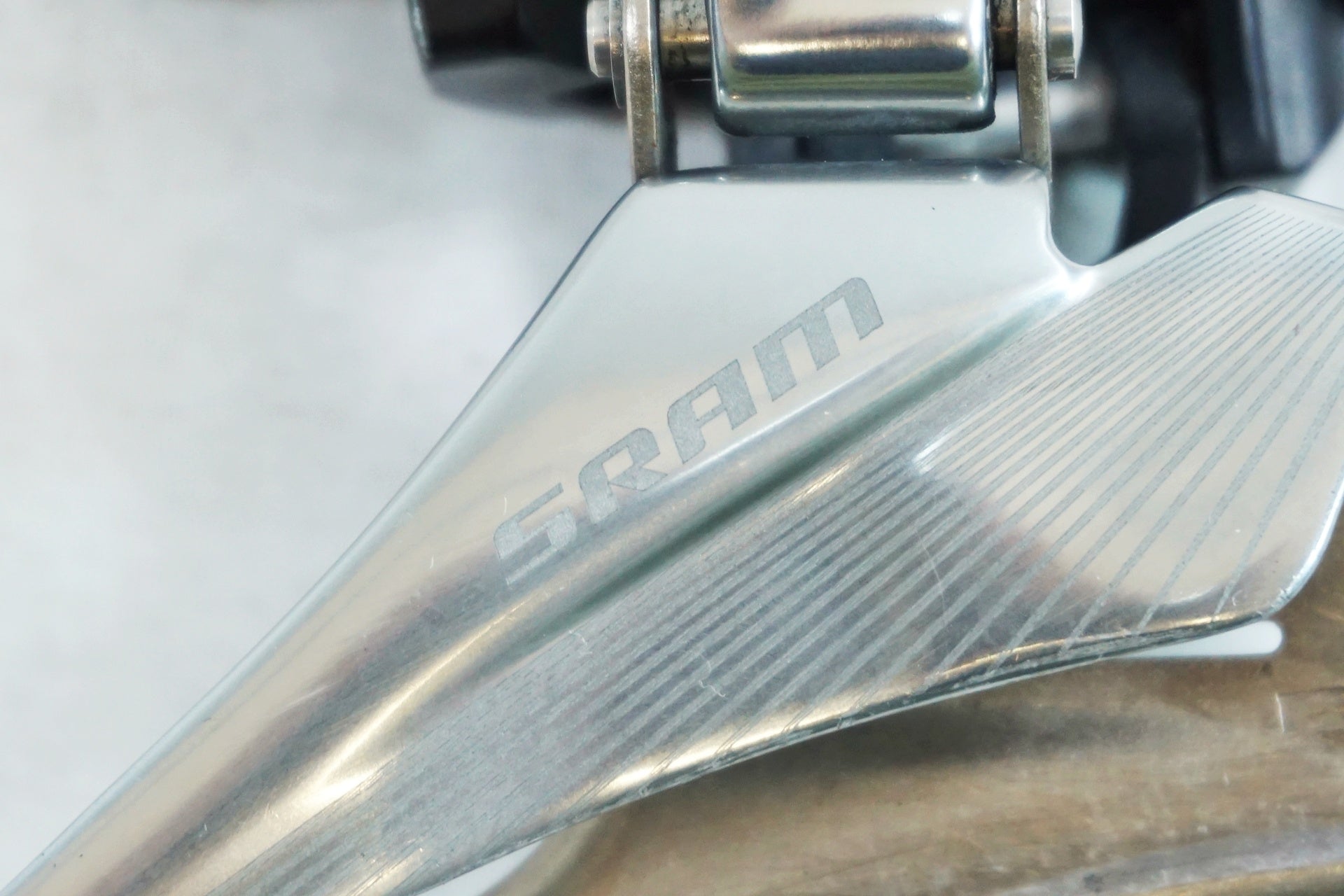 sram red etap 電動変速 2x11S　フロントディレイラー SRAM 「スラム」 RED E-TAP フロントディレイラー / 有明ガーデン店