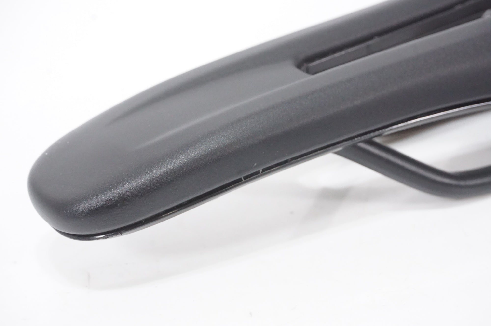 FIZIK 「フィジーク」 ANTARES VENTO サドル / AKIBA店