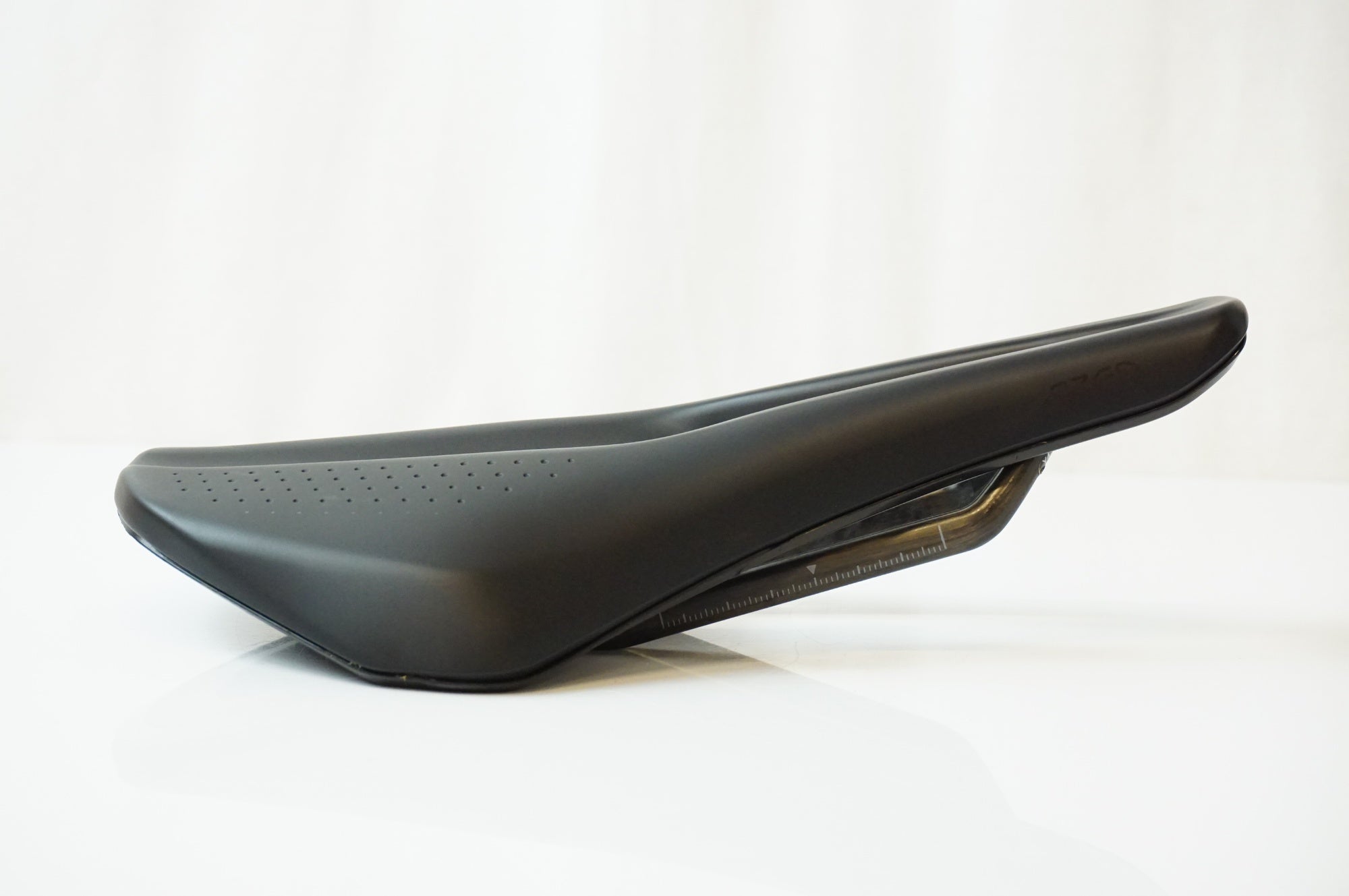FIZIK 「フィジーク」 TEMPO ARGO R1 サドル / 浜松店
