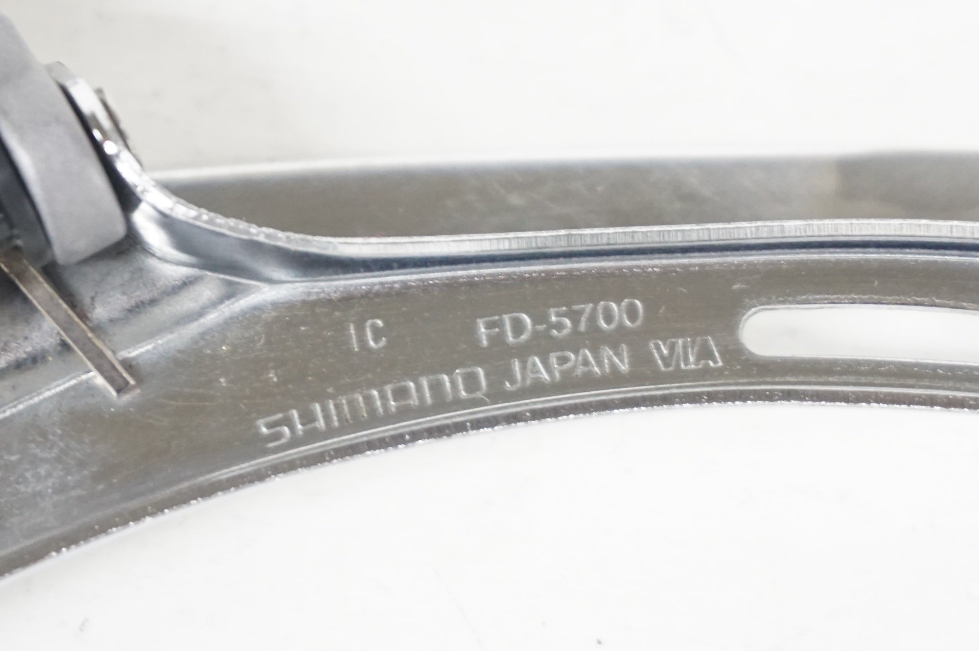 SHIMANO 「シマノ」  105 FD-5700 フロントディレイラー / 阪急塚口店