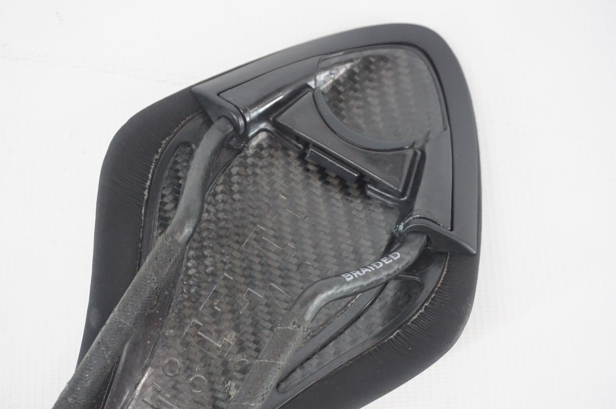 FIZIK 「フィジーク」 ARIONE R1 カーボン サドル / 阪急塚口店