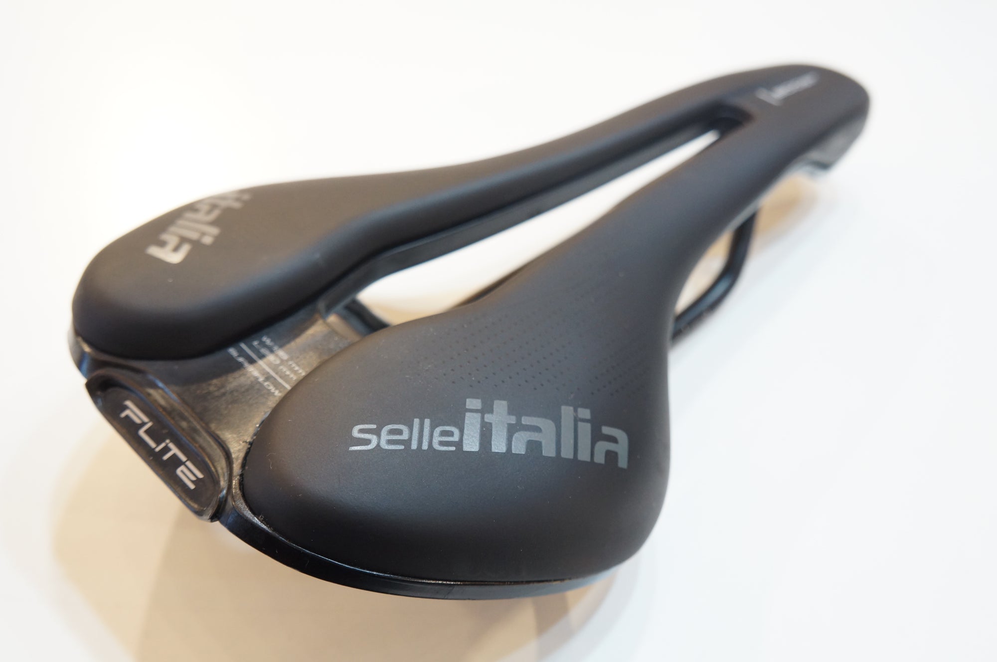 SELLE ITALIA 「セライタリア」 FLITE BOOST サドル / バイチャリ浦和