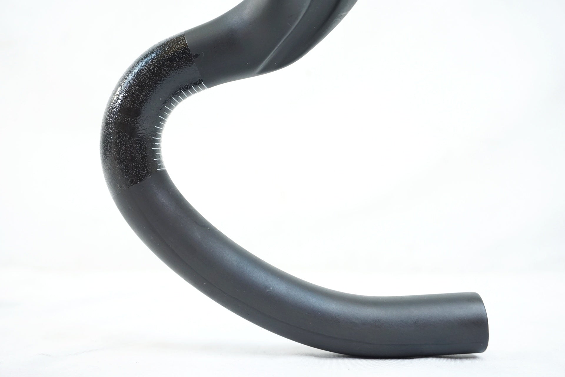 3T 「スリーティー」 ERGONOVA TEAM Φ31.8mm 420mm カーボンハンドル / 有明ガーデン店