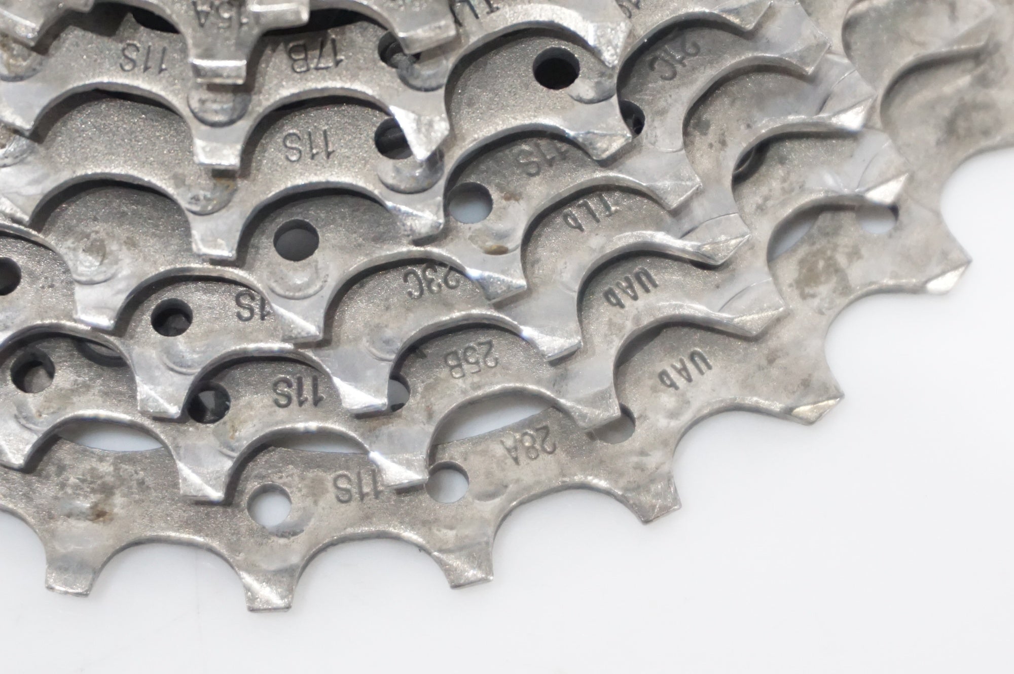 SHIMANO 「シマノ」 ULTEGRA CS-R8000 11-28T スプロケット / AKIBA店