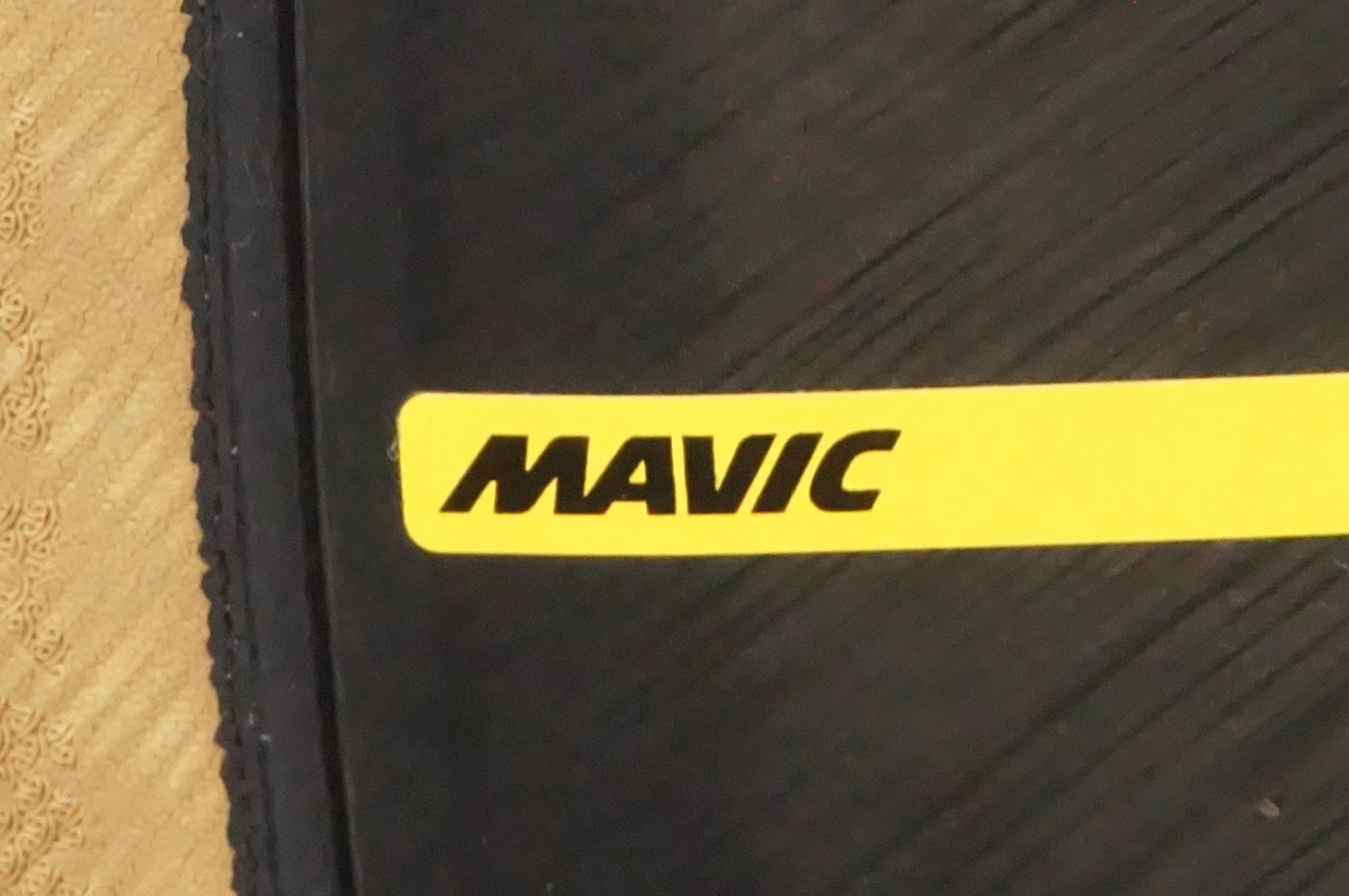 MAVIC 「マヴィック」 COSMIC SLR 65 DISC シマノ11速 ホイールセット