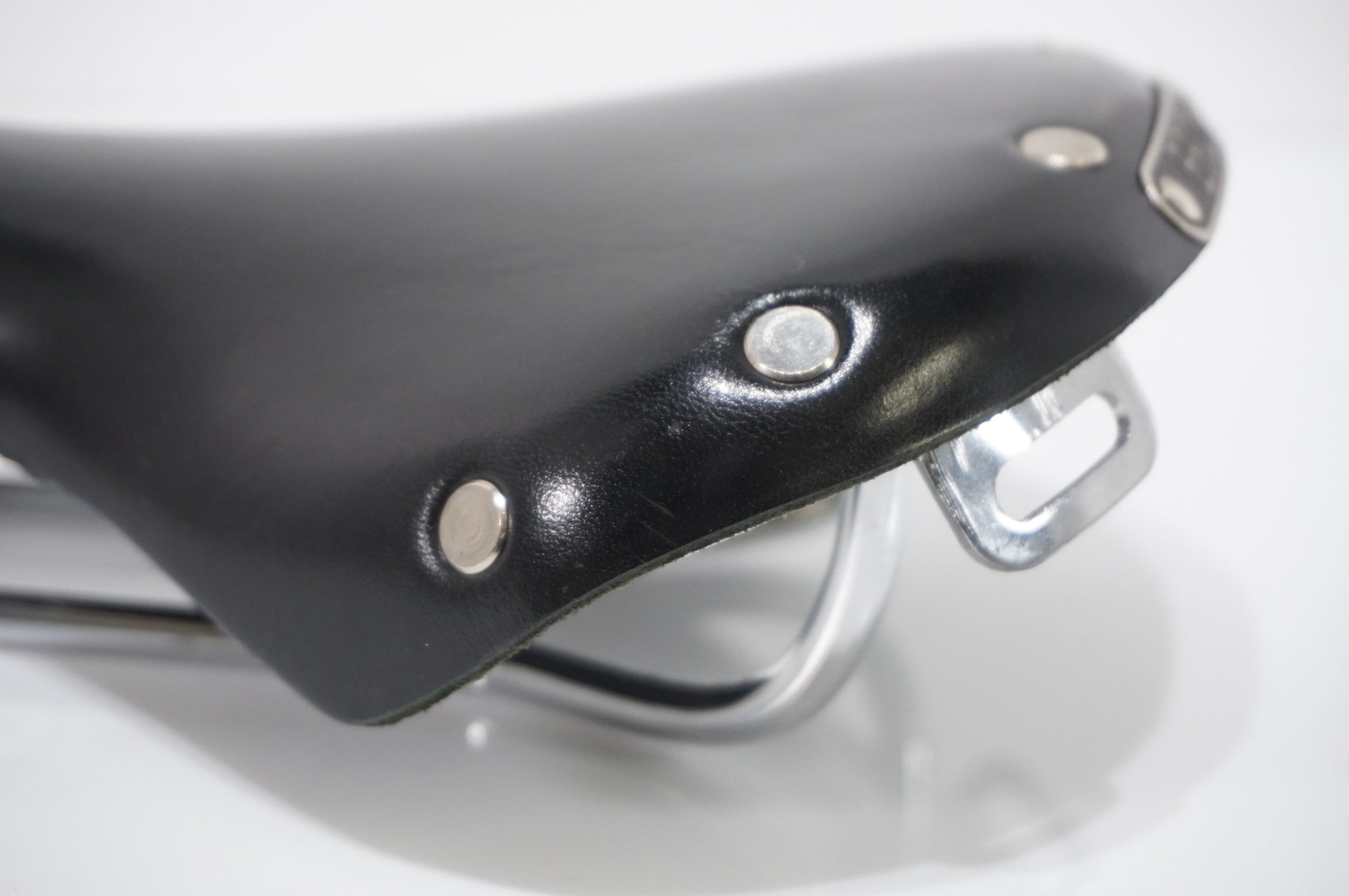 BROOKS 「ブルックス」 SWALLOW B15 CHROME サドル / AKIBA店
