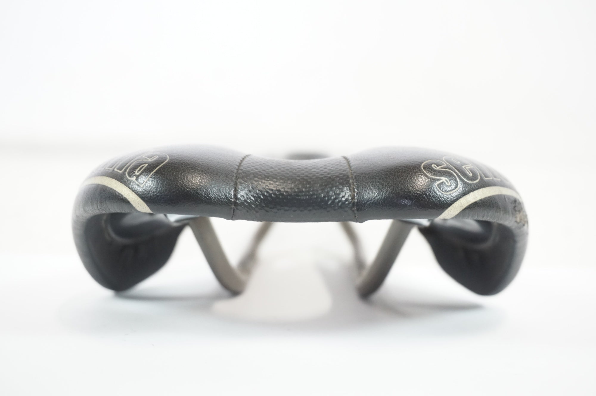 SELLE ITALIA 「セライタリア」 SLR SUPER FLOW TITANIUM サドル