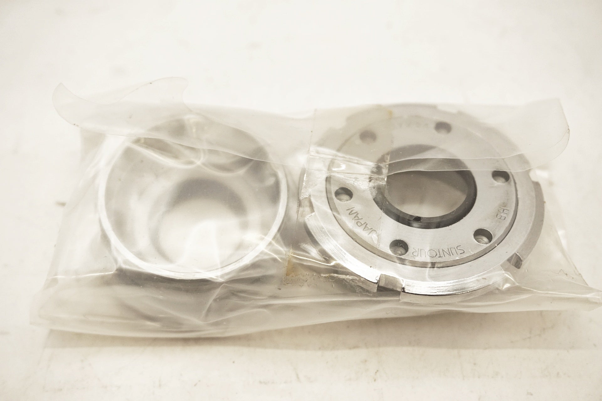 SUNTOUR 「サンツアー」 SUPERBE PRO BB-SB11-E ボトムブラケット