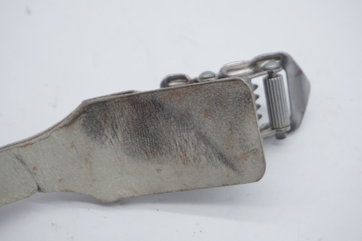 ALFRED BINDA 「アルフレッドビンダ」 トゥークリップ ストラップ