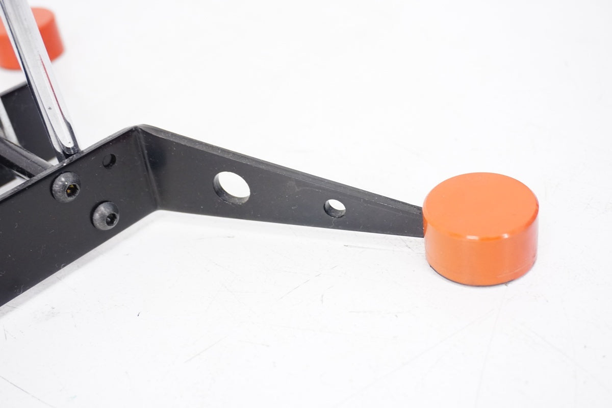 iWA「イワ」 1 ディスプレイスタンド / 浜松店