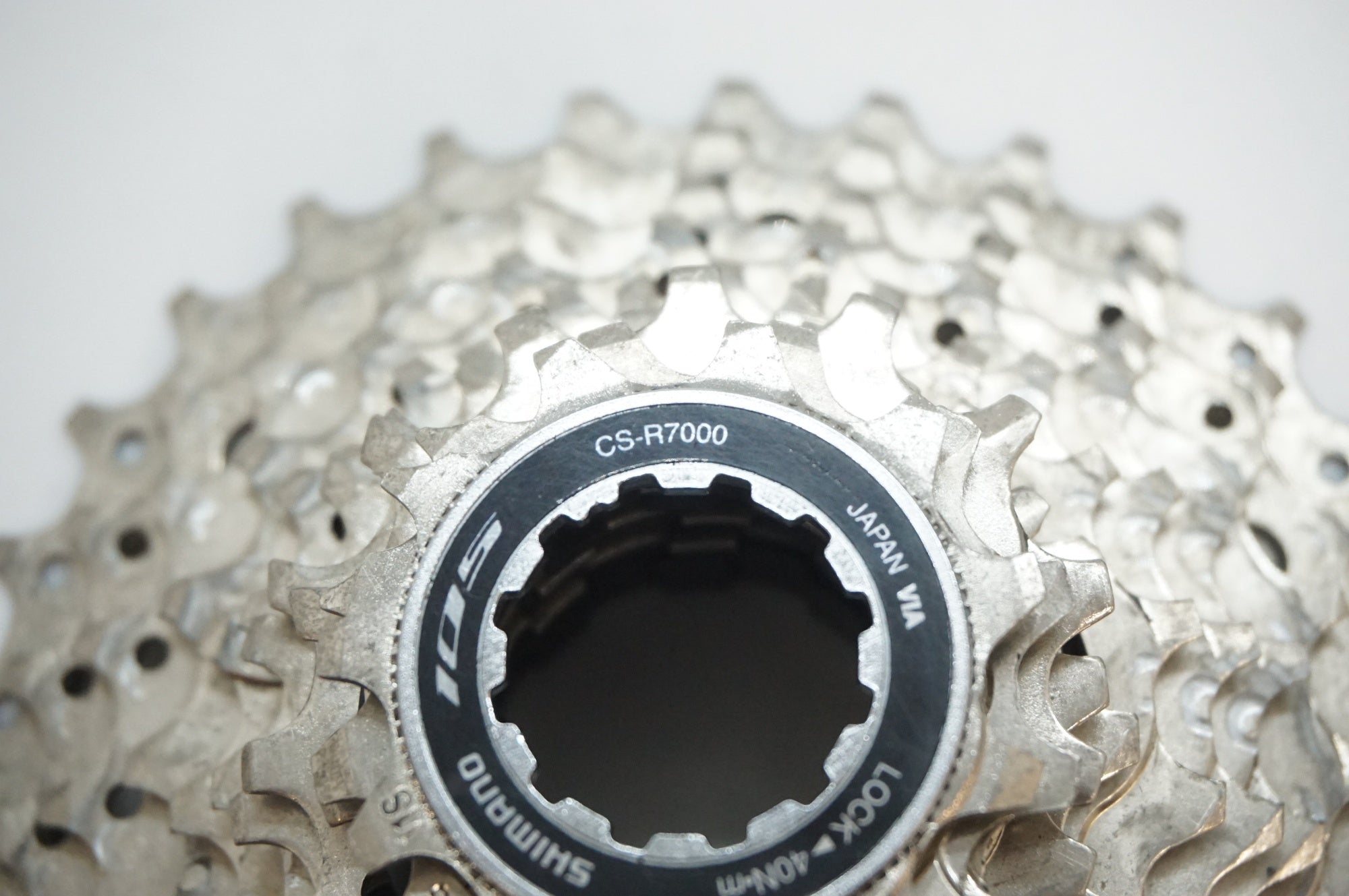 SHIMANO 「シマノ」 105 CS-R7000 11-30T スプロケット / 福岡