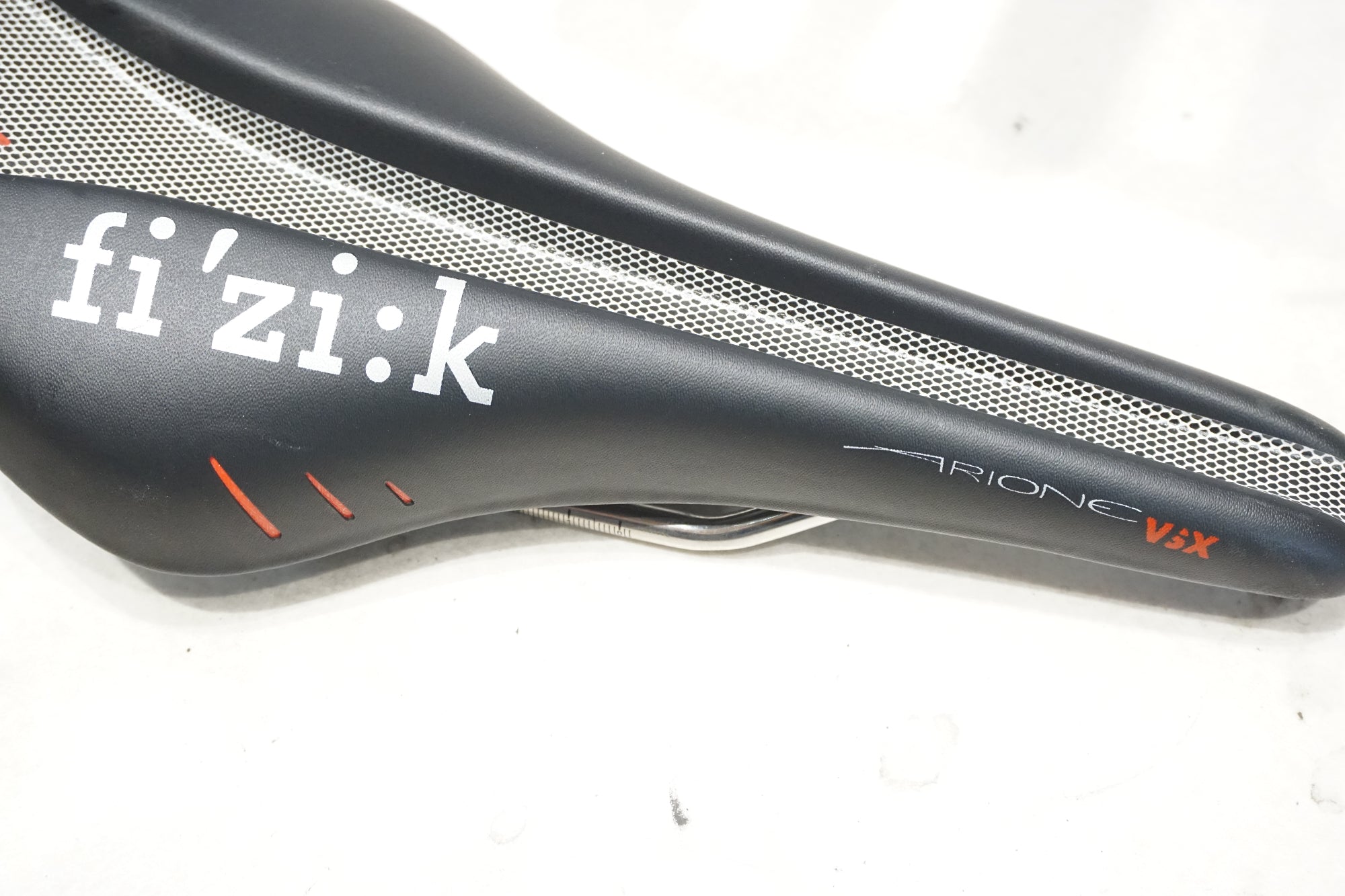 FIZIK 「フィジーク」 ARIONE VSX KIUMレール サドル / 横浜戸塚店