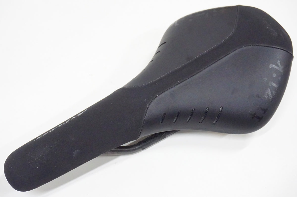 FIZIK 「フィジーク」 ANTARES R1 カーボンレール サドル / 名古屋大須