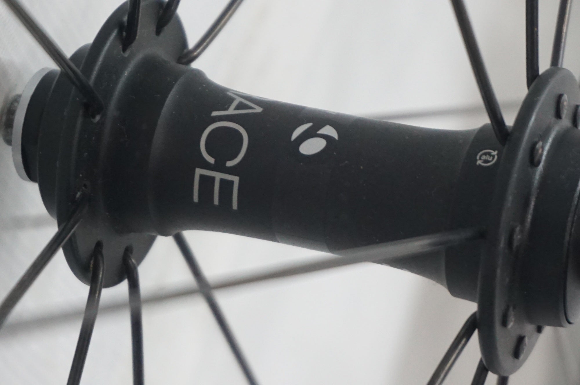 BONTRAGER 「ボントレガー」 RACE シマノ10速 ホイールセット / 阪急