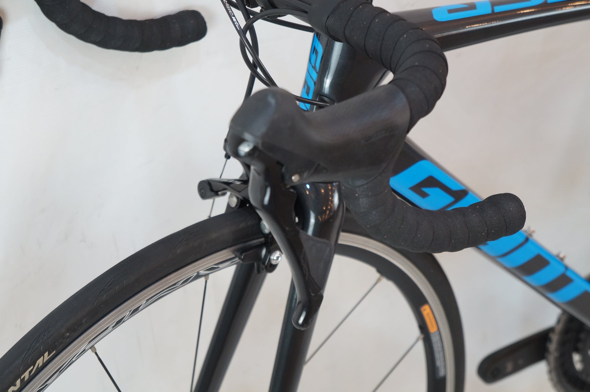 GIANT 「ジャイアント」 TCR ADVANCED2 KOM 2020年モデル ロードバイク / バイチャリ浦和ベース