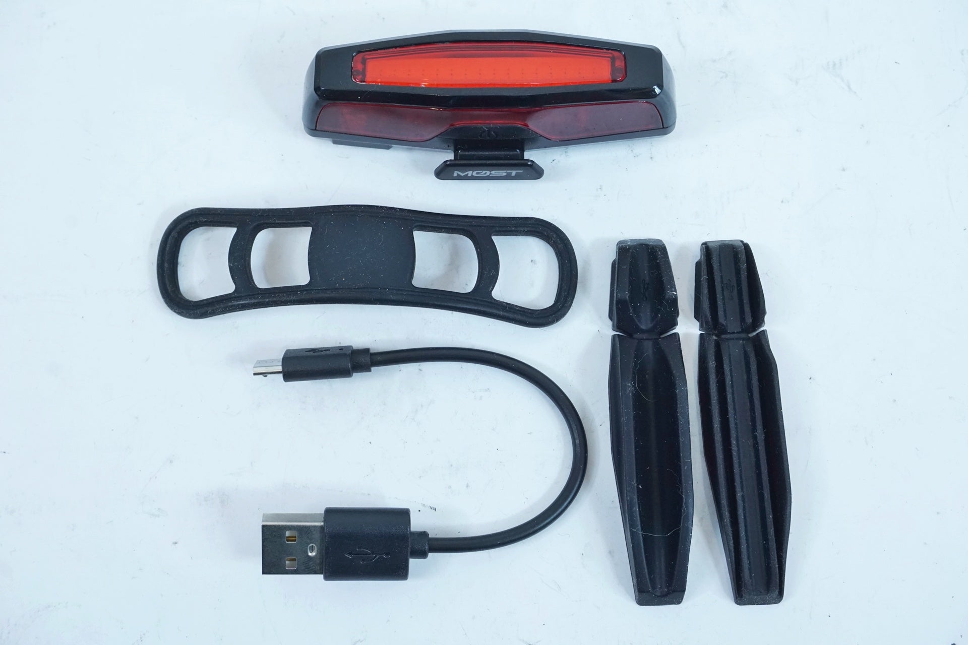 MOST 「モスト」 レッドエッジ リアライト / 有明ガーデン店