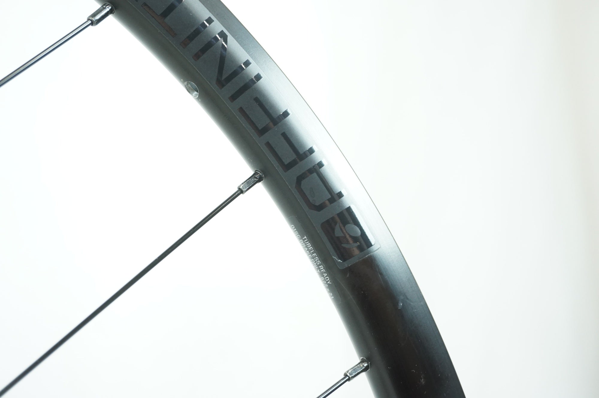 ぼりぼり様 BONTRAGER 「ボントレガー」 AFFINITY TLR DISC SHIMANO 11s ホイール