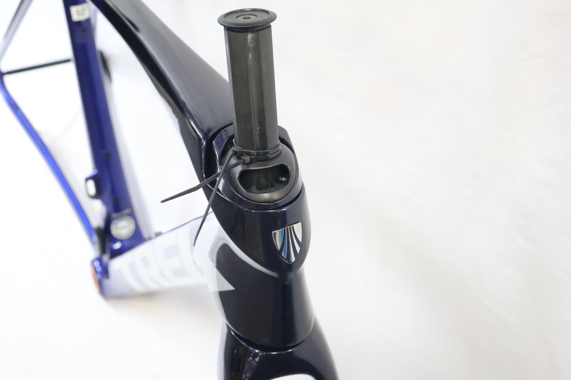 TREK 「トレック」 EMONDA SL5 DISC 2023年モデル フレーム