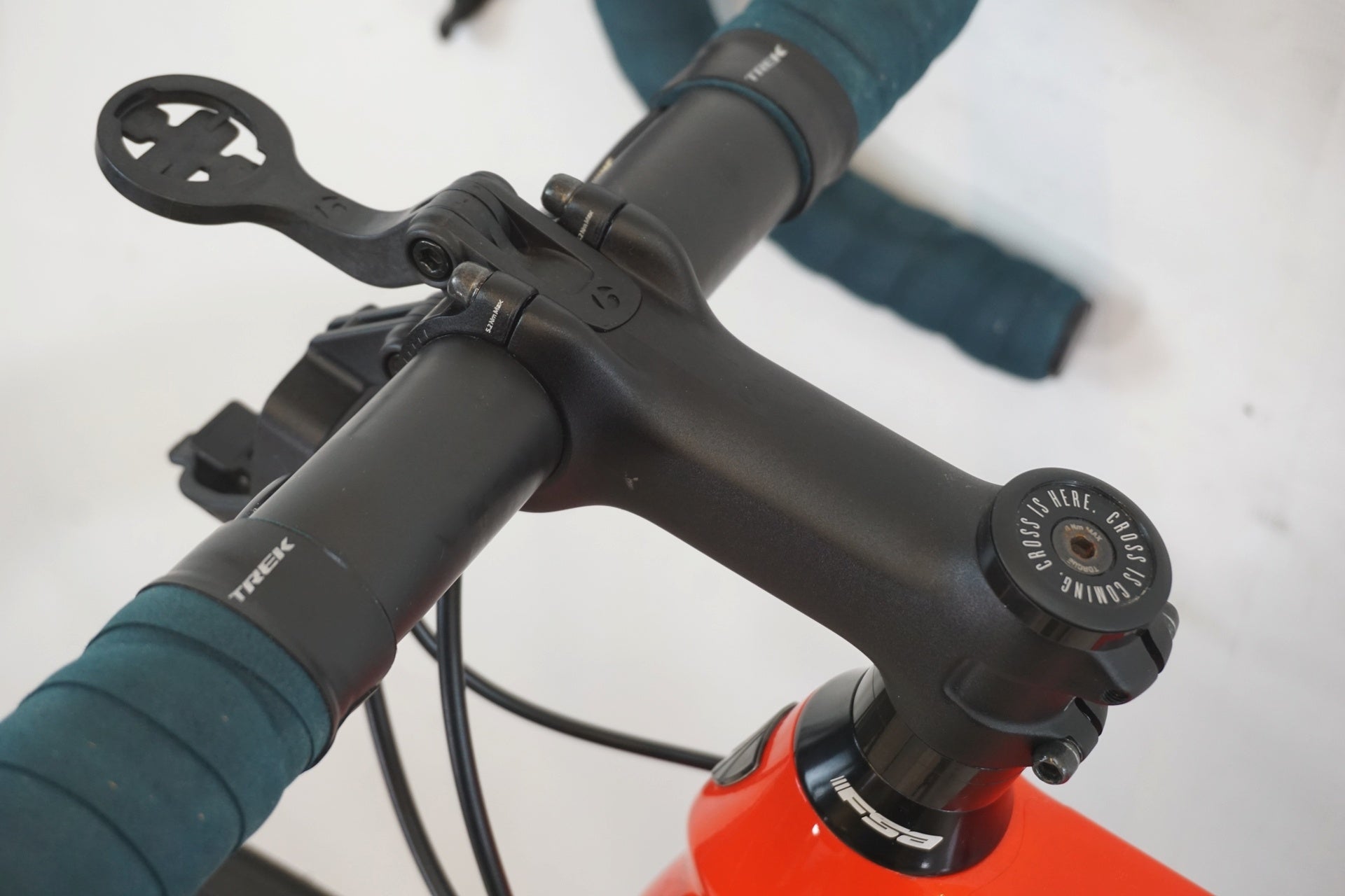 TREK 「トレック」 CROCKETT 2023年モデル ロードバイク / 有明