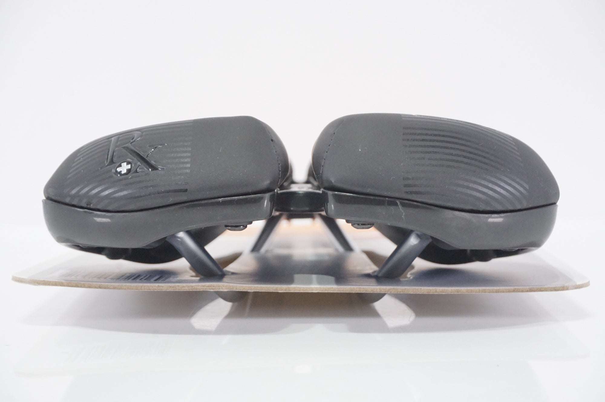 SERFAS 「サーファス」 RACE READY SADDLE サドル / AKIBA店