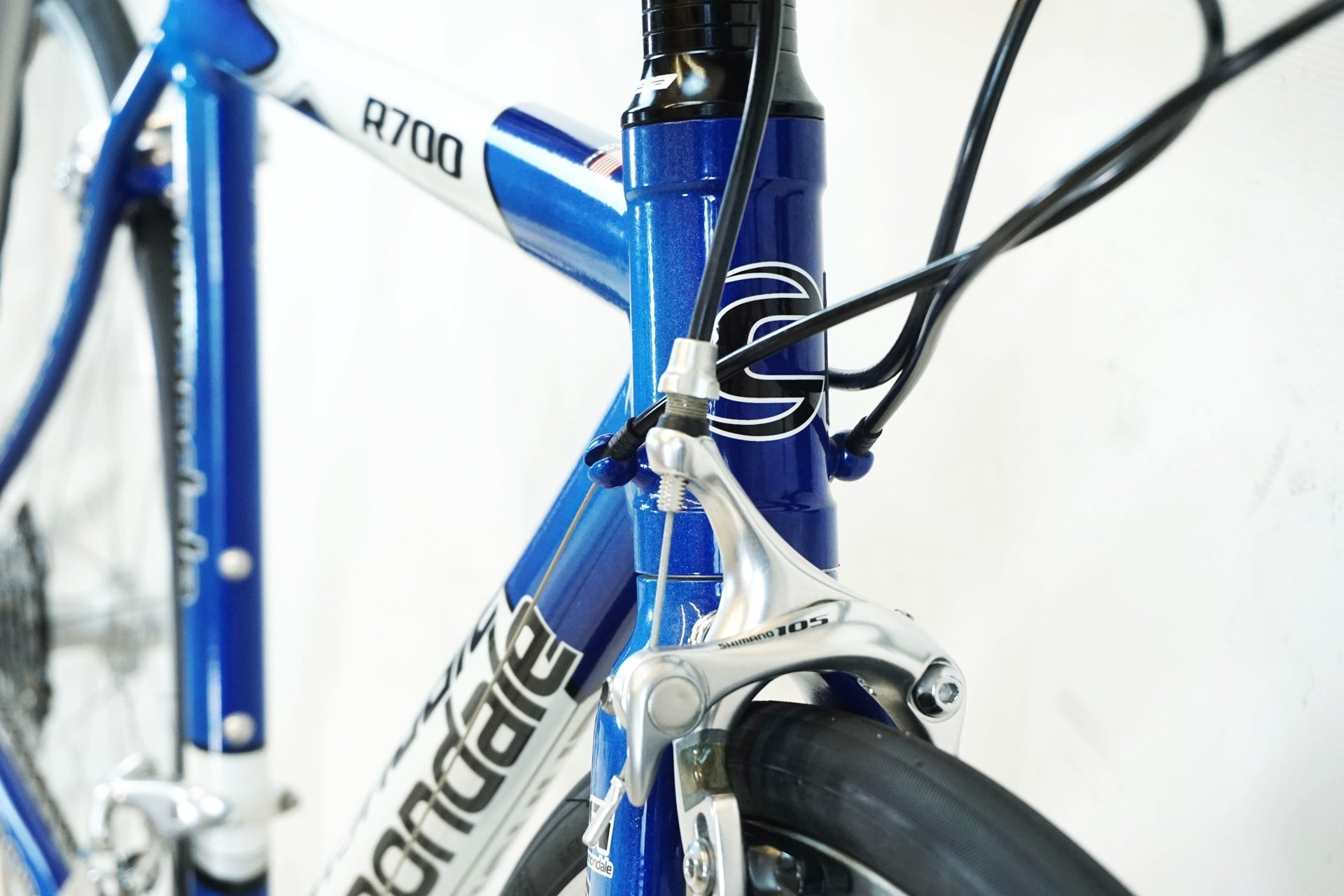 CANNONDALE 700C ロードバイク 黒青　引き取り限定 CANNONDALE 「キャノンデール」 R700 2004年モデル ロードバイク