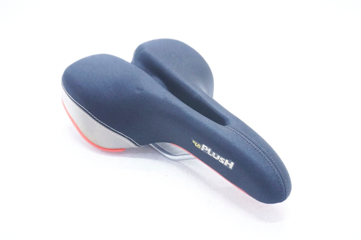 VELO 「ベロ」 PLUSH サドル / 大阪門真店