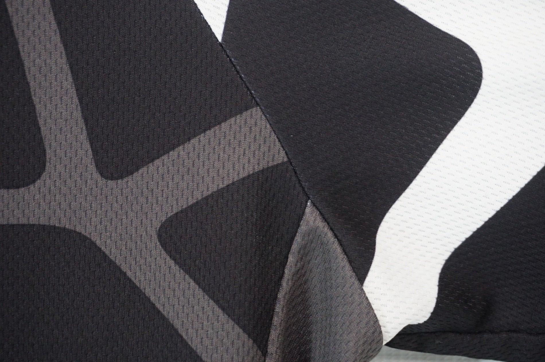 GORE WEAR 「ゴアウェア」 Mサイズ ジャージ / 阪急塚口店