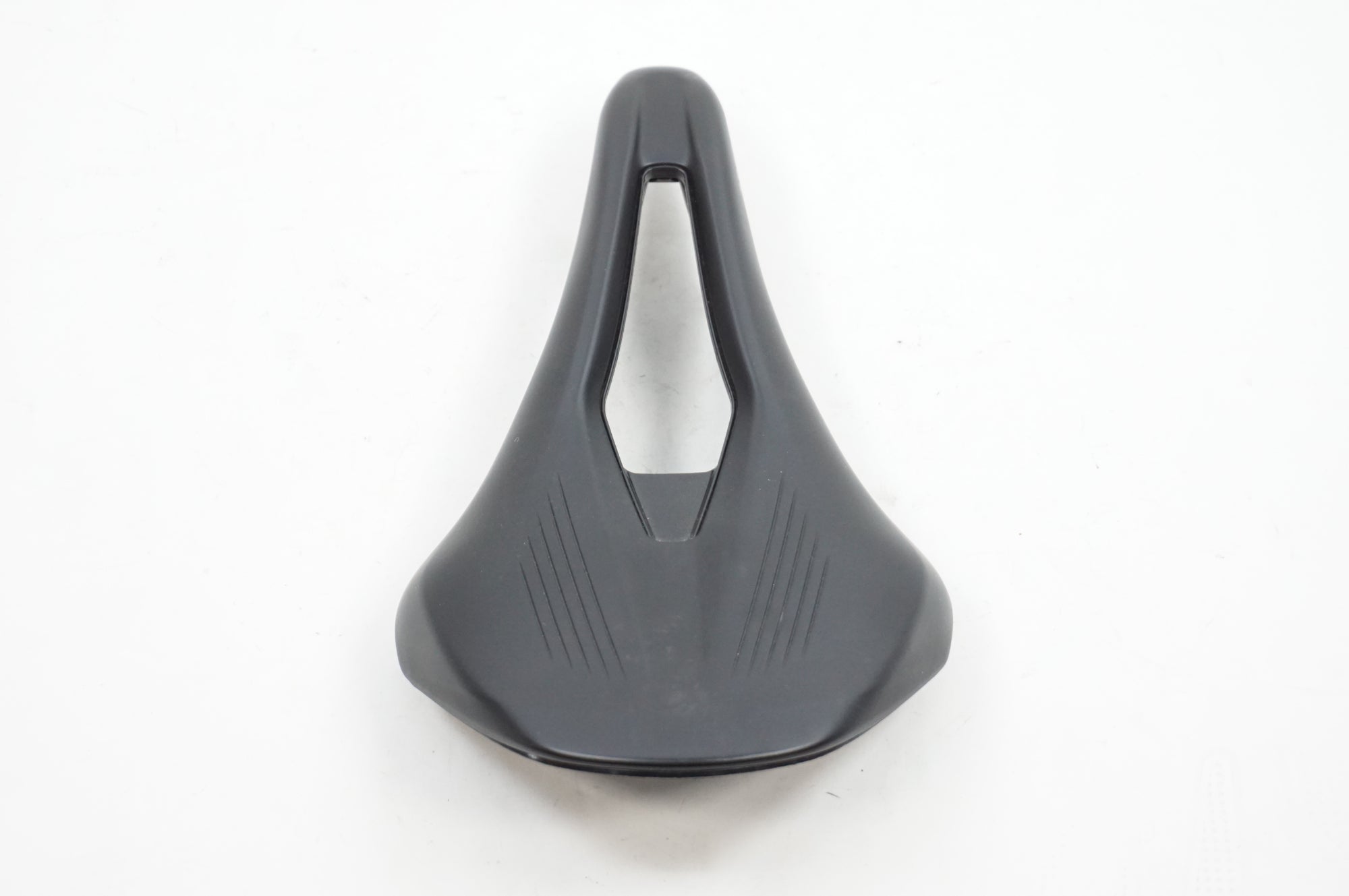 fizik 「フィジーク」 ARGO VENTO R3 サドル / 川越店