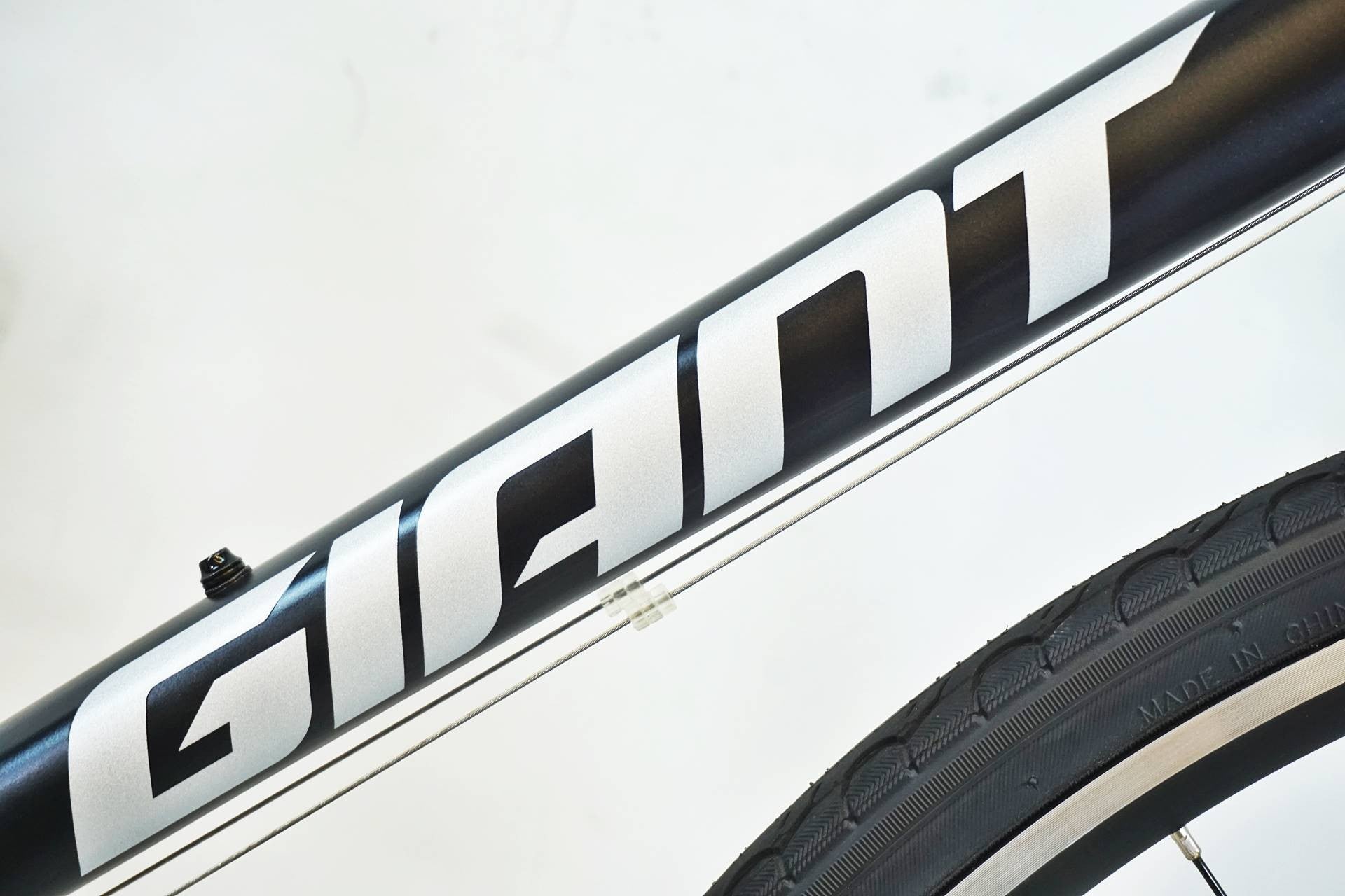 GIANT 「ジャイアント」 ESCAPE R3 2024年モデル クロスバイク / 有明ガーデン店