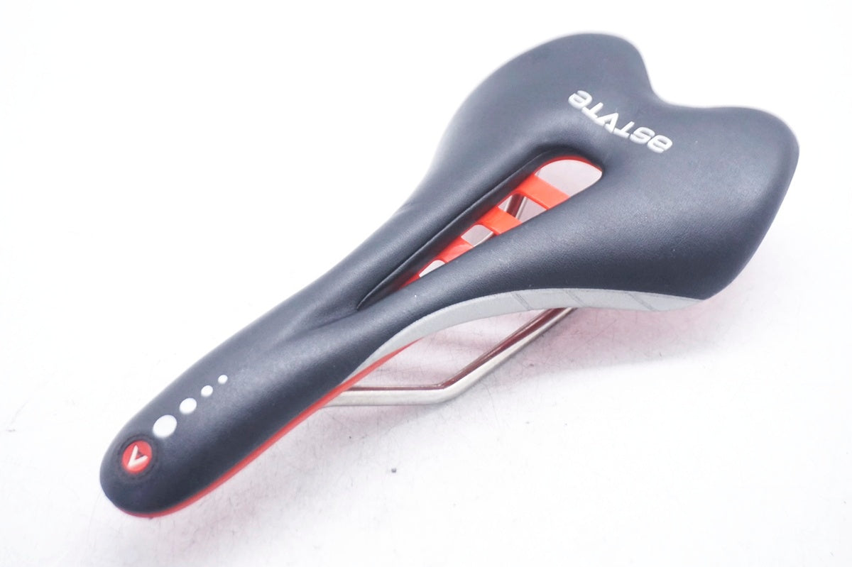 ASTUTE 「アスチュート」 SKYLINE VT TIレールサドル / 大阪門真店